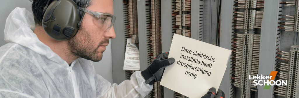 Droogijsreiniging elektrische installaties